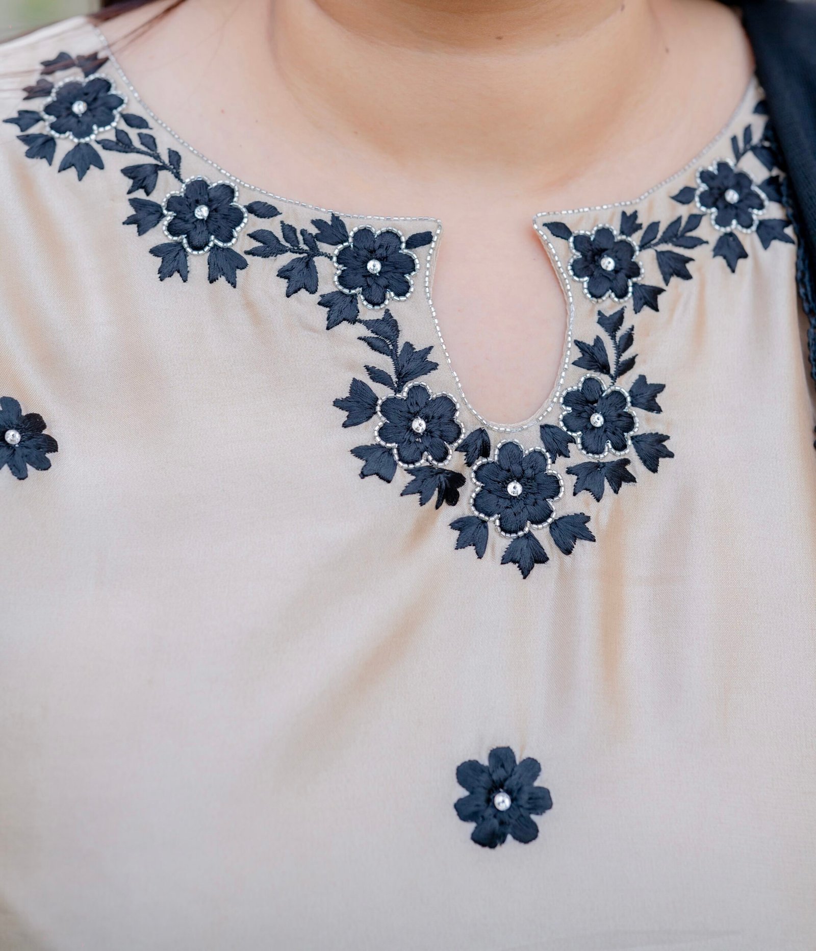 GOLDEN BLOSSOM - Image 3